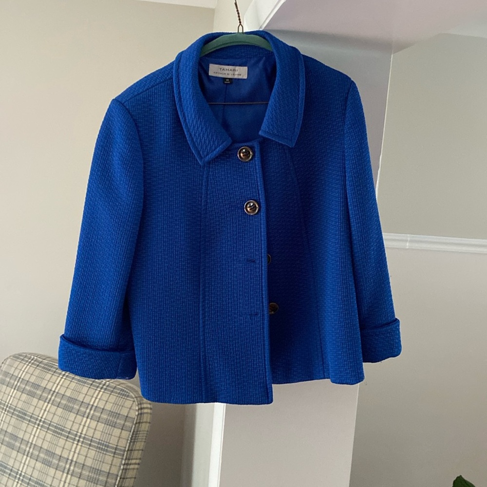 Tahari woman’s dress blazer, blue size 14